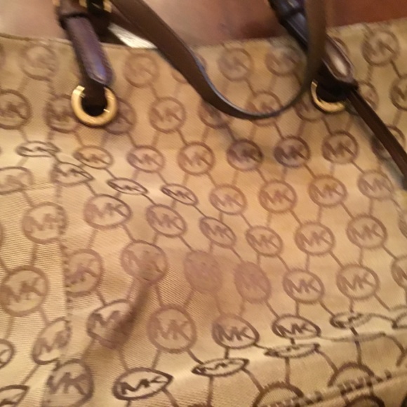 Original Michael Kors Large Handbag - Picture 4 of 8
